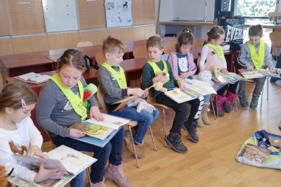 1. b in knjižni junaki  slika 1