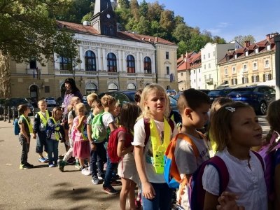 Ogled lutkovne predstave Sapramiška  slika 5