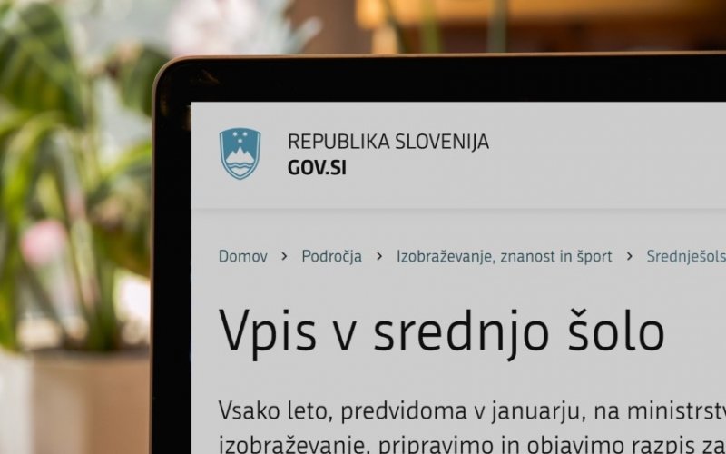 Seznam srednjih šol z dodatnimi informacijami glede izvedbe informativnih dni