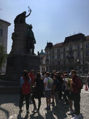 Literarne poti Ljubljane – kulturni dan za 8. razrede  slika 2