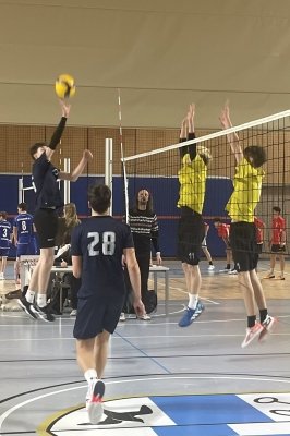 Prvo in tretje mesto na šolske področnem tekmovanju v odbojki  slika 15