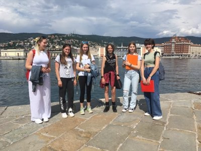 Brezmejna slovenščina – izlet devetošolcev v Trst  slika 21