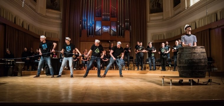 Kulturni dan za 9. razred: Zgodba o pesmih, ki spremljajo delo