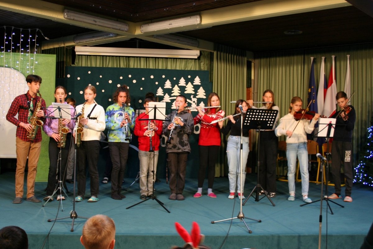 Proslava ob dnevu samostojnosti in enotnosti, božiču in novem letu