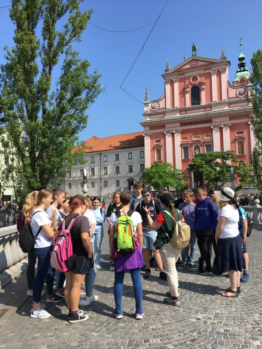 Literarne poti Ljubljane – kulturni dan za 8. razrede