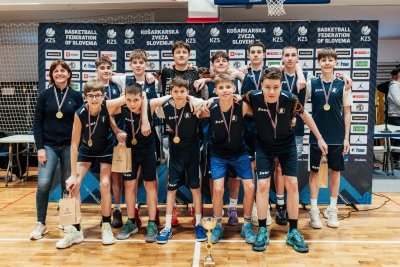 Košarkarji OŠ Antona Tomaža Linharta Radovljica spet državni prvaki  slika 1