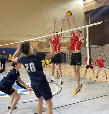 Prvo in tretje mesto na šolske področnem tekmovanju v odbojki  slika 20