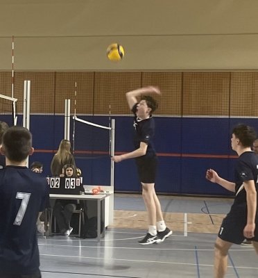 Prvo in tretje mesto na šolske področnem tekmovanju v odbojki  slika 8